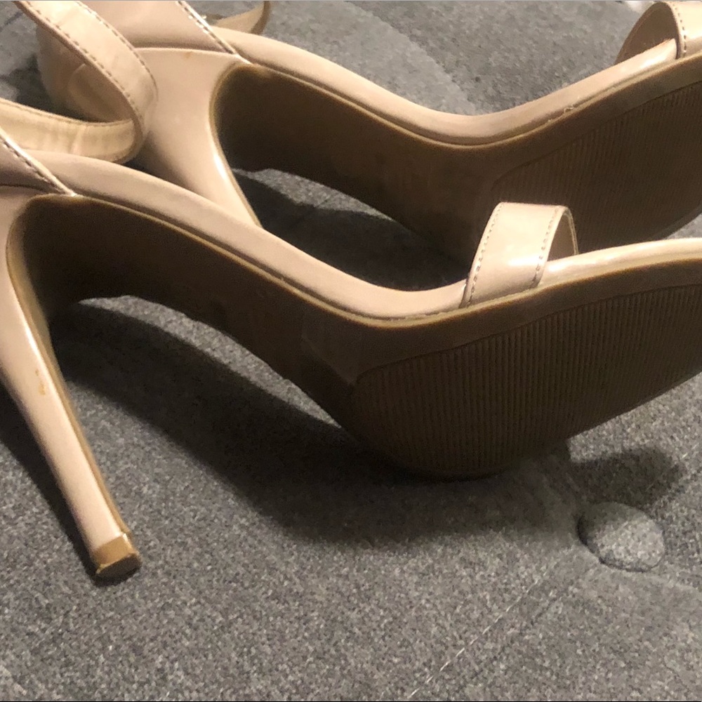 NUDE ANKLE-STRAP SANDALS